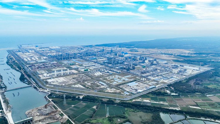 揭陽市委書記曾風(fēng)保：推動(dòng)形成「一化一海五優(yōu)特」產(chǎn)業(yè)新格局