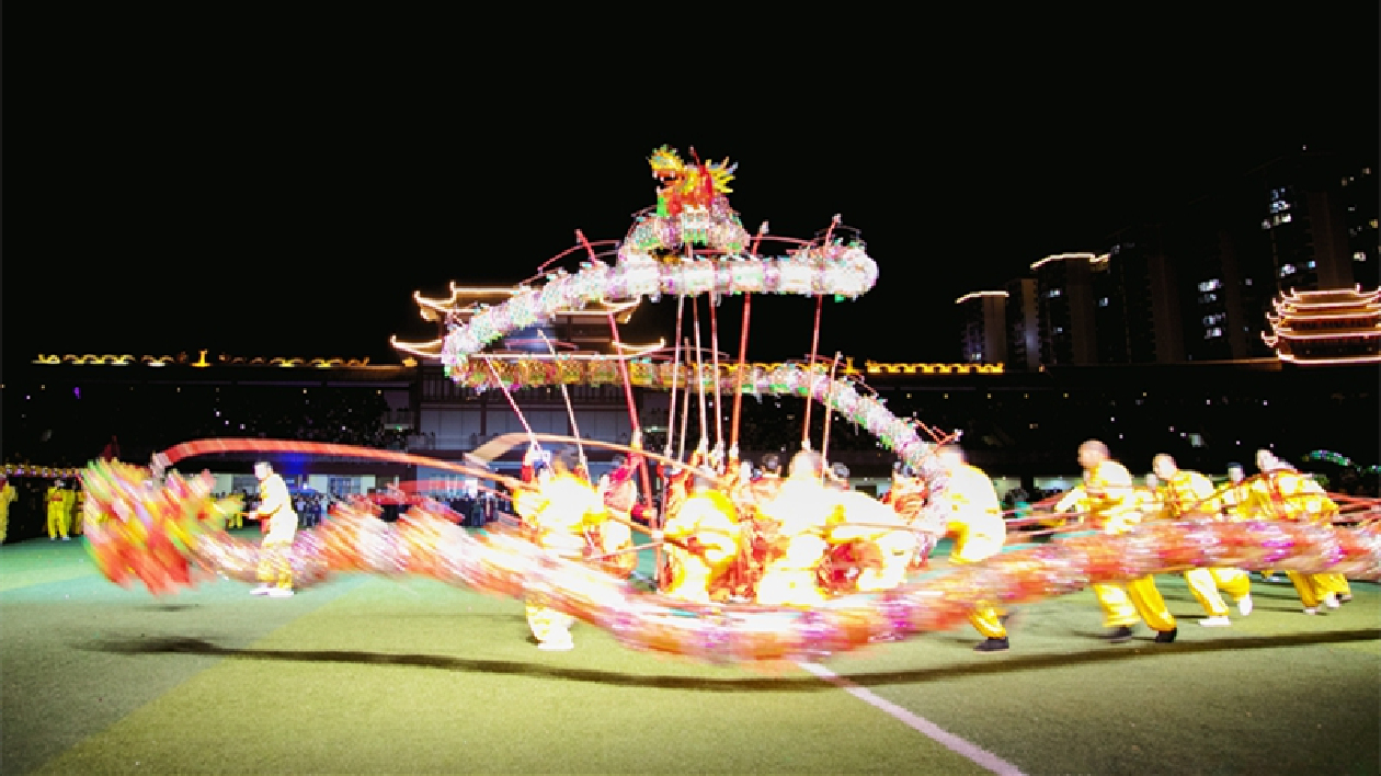 湖南城步：蛇年新春樂(lè)翻天 龍騰獅舞賀吉祥