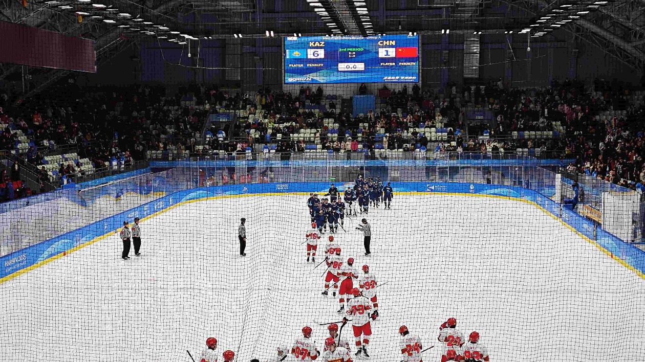 亞冬會(huì)男冰小組賽A組中國(guó)隊(duì)1：6負(fù)於哈薩克斯坦隊(duì)