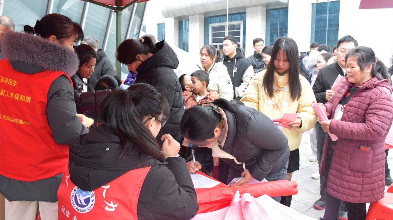 桂賀州平桂區(qū)加快構(gòu)建現(xiàn)代化產(chǎn)業(yè)體系