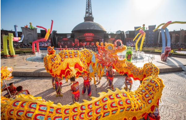 深圳世界之窗春節(jié)假期接待遊客超20萬 非遺元素大放異彩