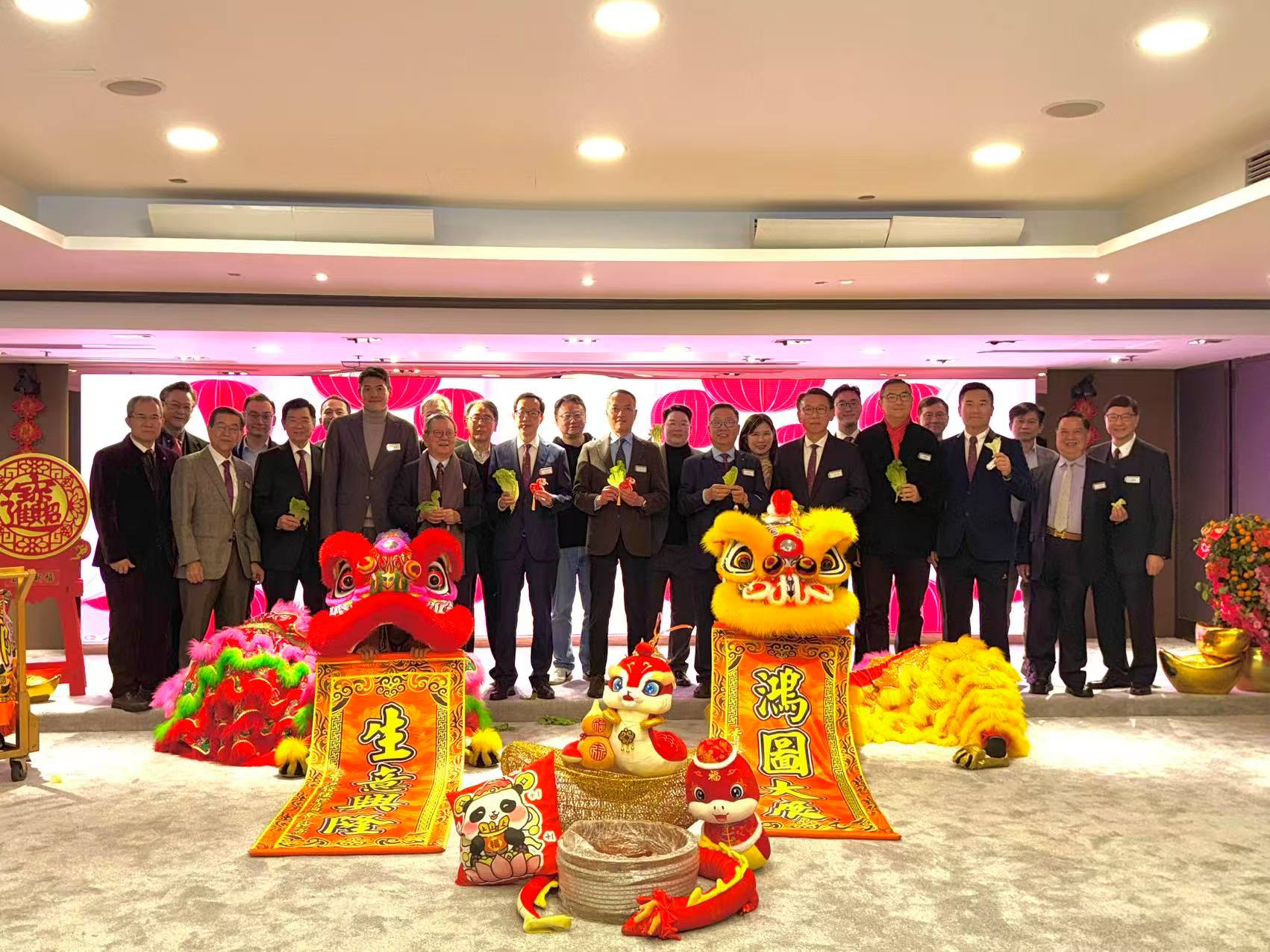 廠商會舉行團拜  展望全年經(jīng)濟增長2.5%至3%