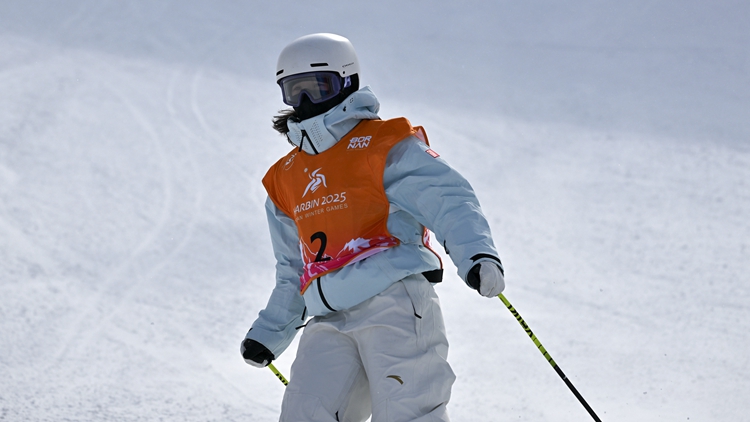 亞冬會中國隊首金！李方慧獲自由式滑雪女子U型場地技巧冠軍