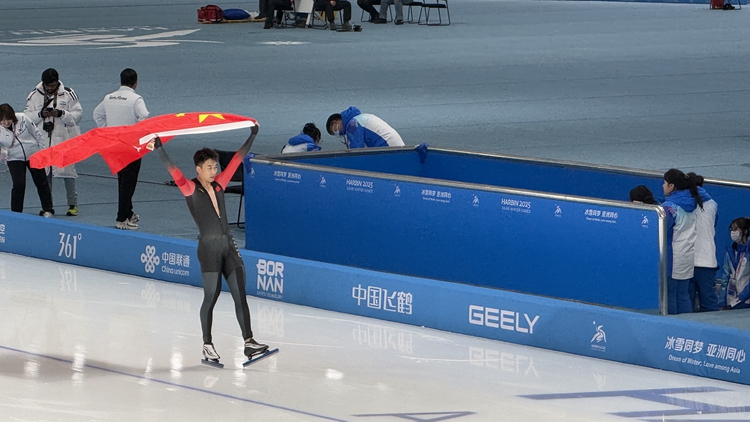 哈爾濱亞冬會中國隊1小時奪3金！