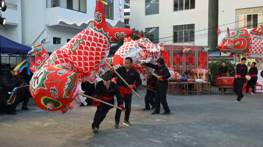 傳承＋創(chuàng)新圈粉海外  皖歙縣瞻淇魚(yú)燈爆火之「流量密碼」