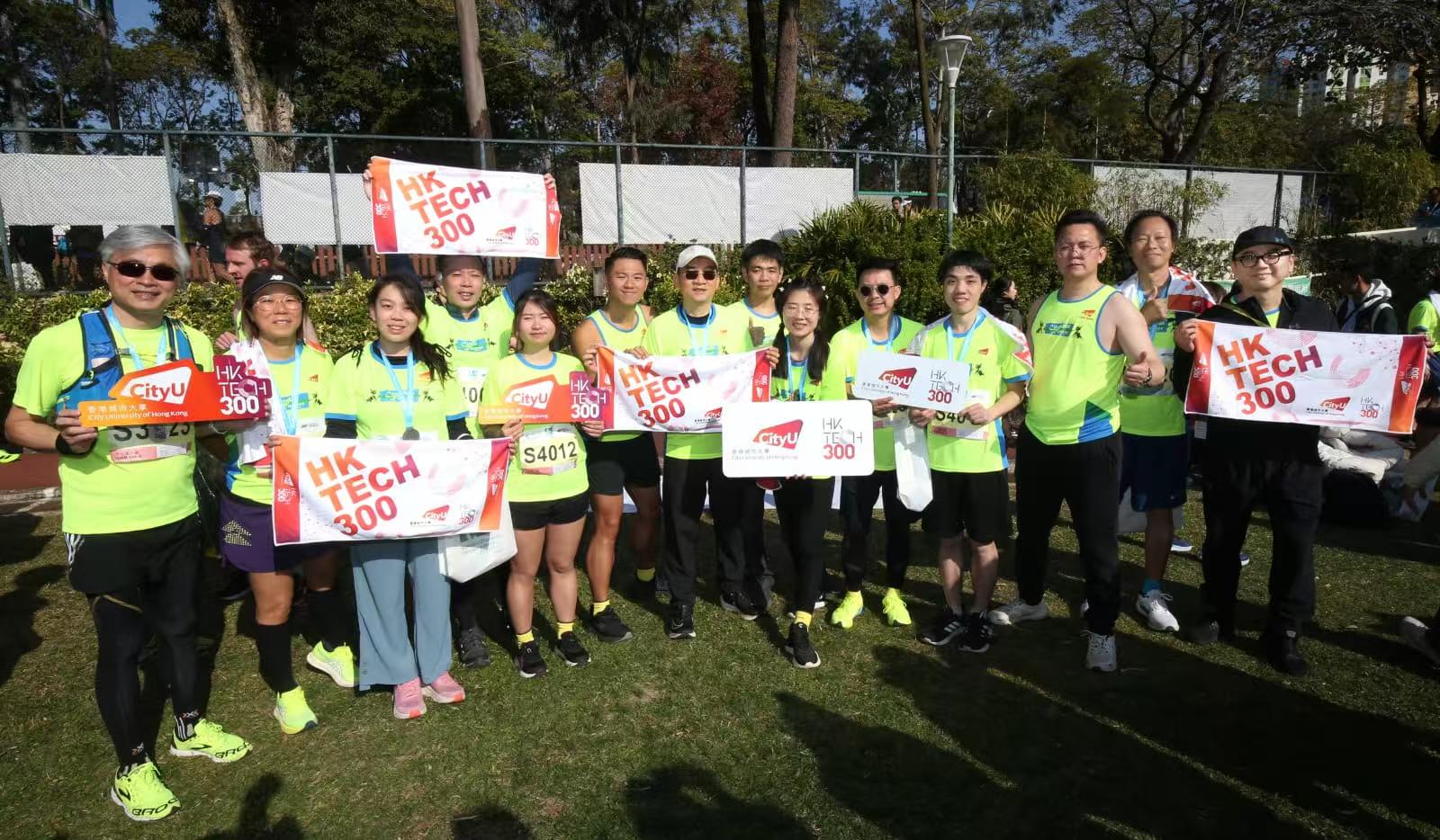 多間大學(xué)師生踴躍參與渣馬 應(yīng)援團隊既打氣又按摩支持 