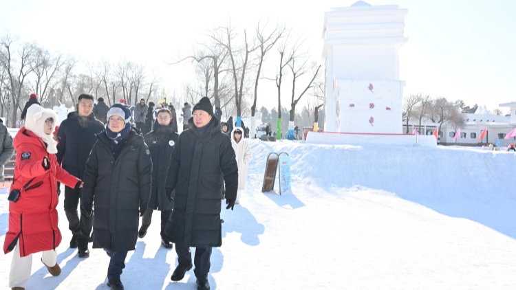 李家超在哈爾濱晤國家體育總局局長 並再為亞冬會(huì)香港運(yùn)動(dòng)員打氣