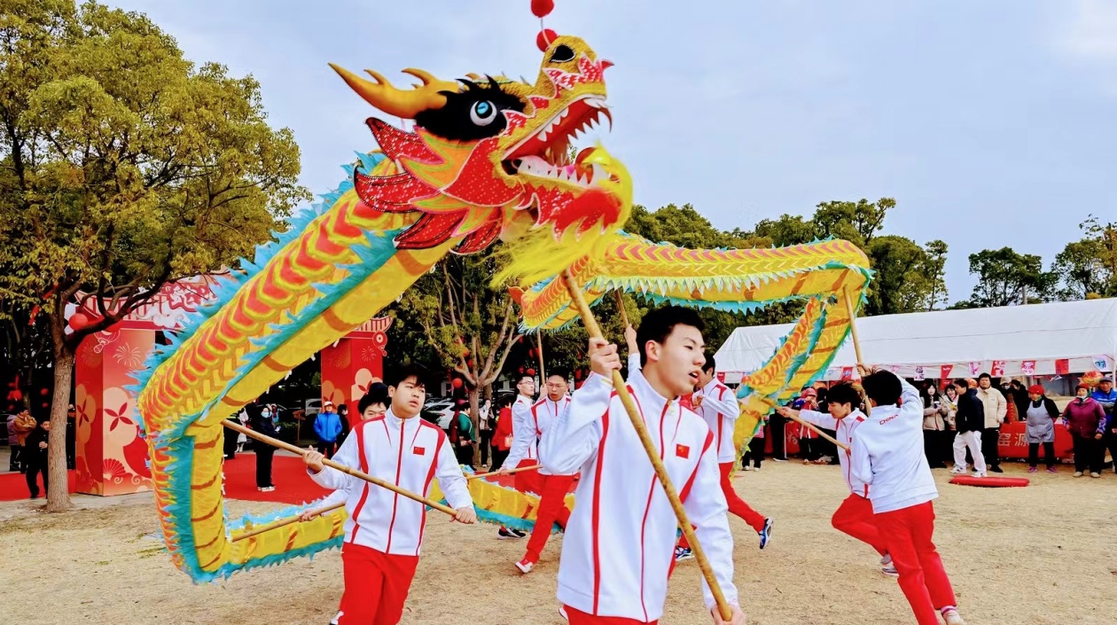 龍潛蛇遊妙趣來 元宵佳節(jié)聚非遺