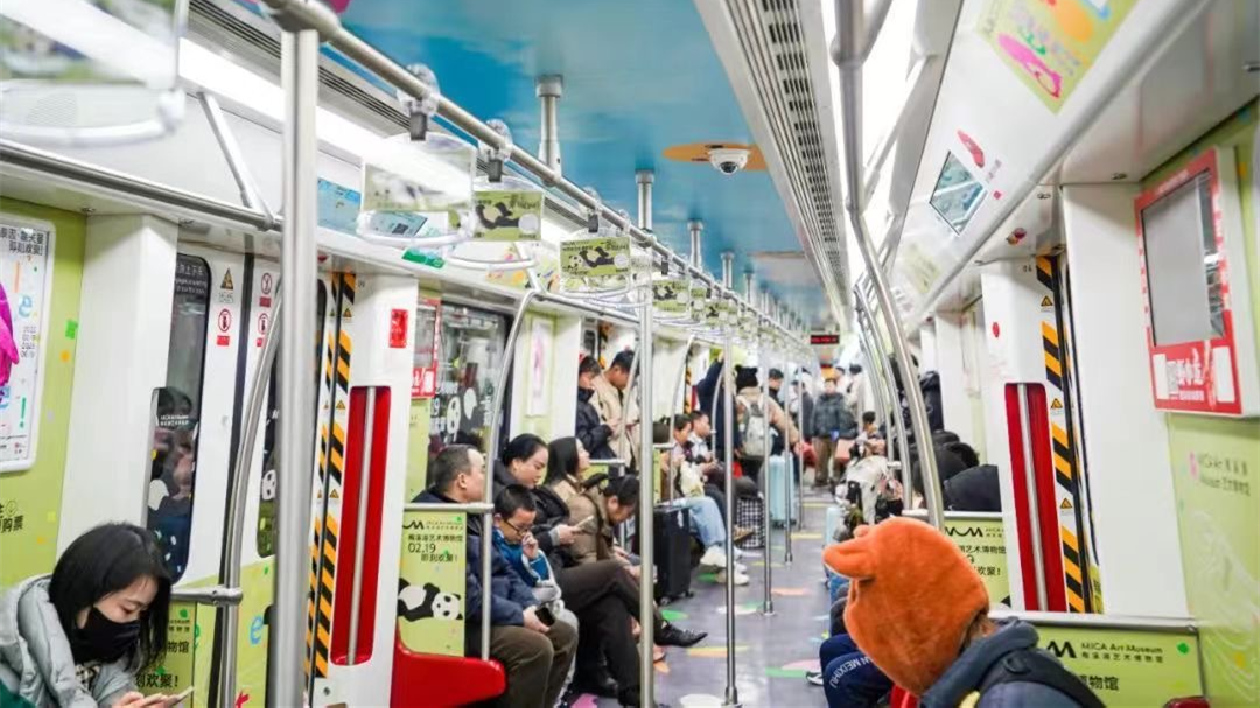 梅溪湖藝術博物館地鐵2號線專列正式發(fā)車