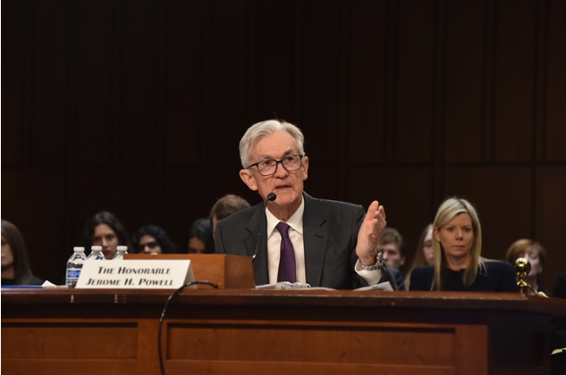 美聯(lián)儲(chǔ)主席鮑威爾出席國(guó)會(huì)聽(tīng)證會(huì) 強(qiáng)調(diào)「不急於」降息