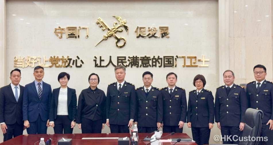 海關(guān)助理關(guān)長(zhǎng)黃蕙荃率團(tuán)訪南寧 就跨境一鎖計(jì)劃擴(kuò)至廣西交流