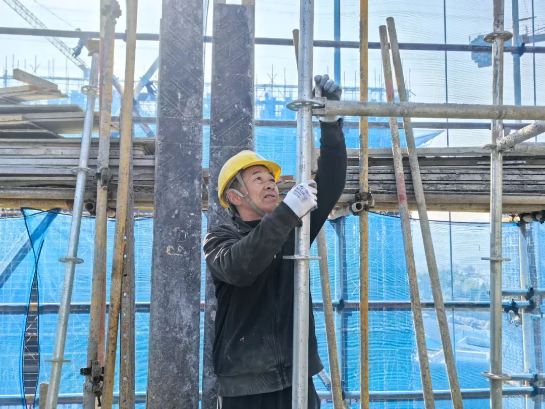 奏響復(fù)工「奮進(jìn)曲」 皖屯溪區(qū)滿弓滿弦搶跑開局