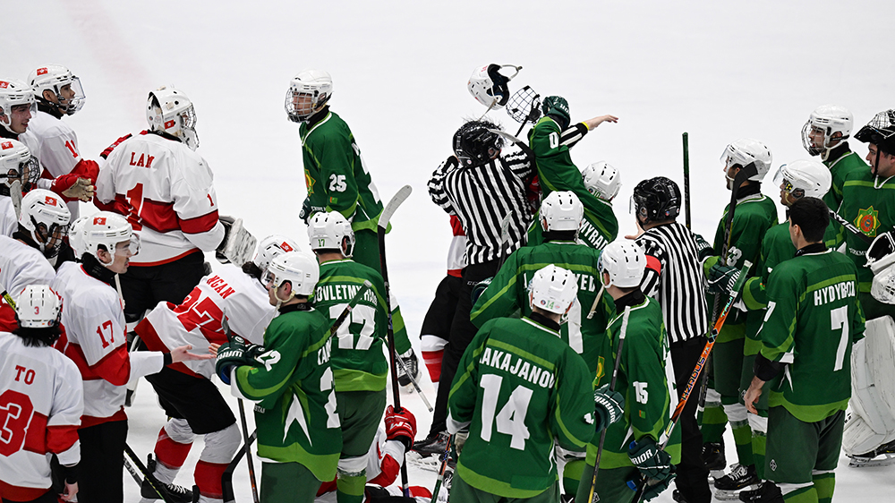 亞冬會(huì)香港冰球隊(duì)隊(duì)員受襲後返港 冰總讚球員專業(yè)克制