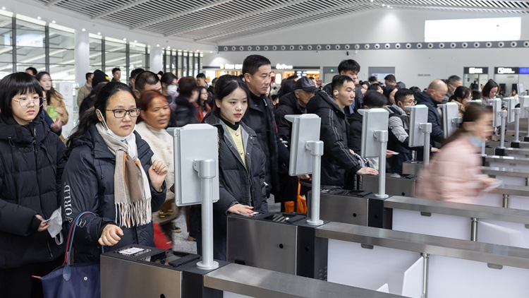 全國(guó)鐵路春運(yùn)發(fā)送旅客突破4億人次