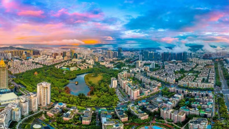 深圳龍崗召開高質量發(fā)展大會 政策「大紅包」釋招商引智最強音！