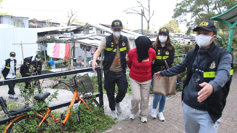 上水母女鐵皮屋藏私煙被拘 海關(guān)檢12萬支市值54萬