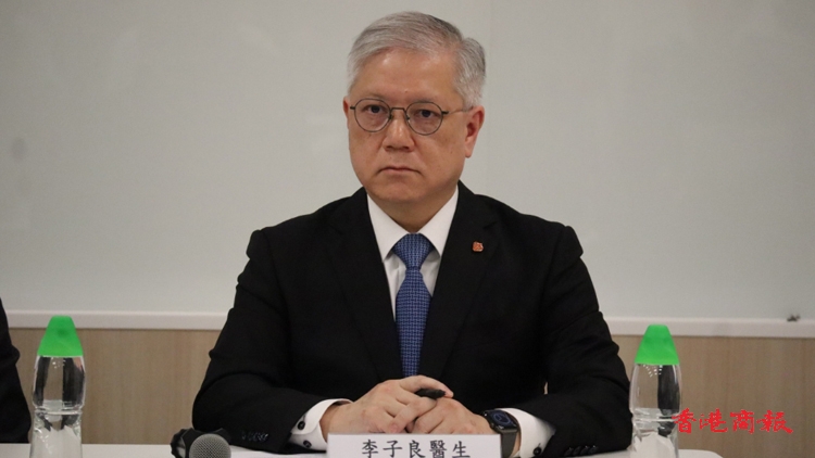 8月大女?huà)胪瓿煽缇尘栀?zèng)心臟移植手術(shù) 正在深切治療部繼續(xù)留醫(yī)