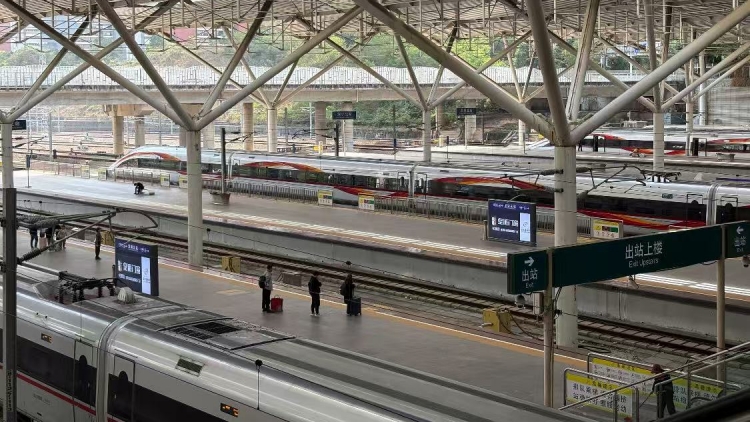 春運(yùn)35天深圳鐵路到發(fā)旅客近2000萬(wàn)人次