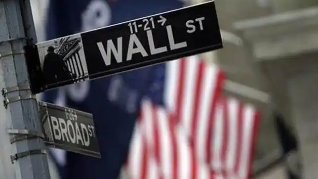 美股三大股指小幅收漲 標(biāo)普500再創(chuàng)歷史新高