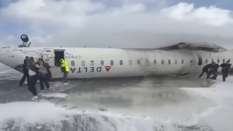 發(fā)生機身翻覆事故的美客機黑匣子被找到