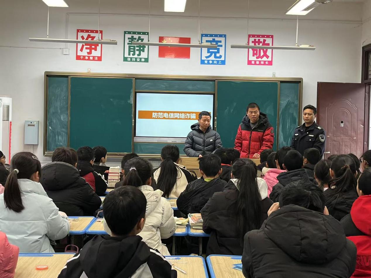 皖黟縣柯村鎮(zhèn)：守護校園淨(jìng)土 共築平安防線