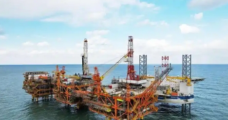 中國海上首個規(guī)模化特超稠油熱採油田二期項目投產(chǎn)