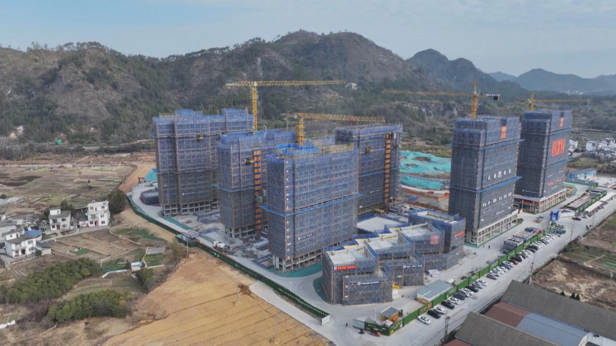 皖屯溪區(qū)：攀高向新滿眼春  「項(xiàng)」上拔節(jié)振雄風(fēng)