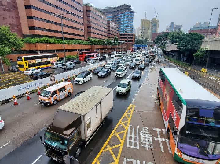 多項道路交通新規(guī)3月1日生效 批準有條件使用遙控泊車