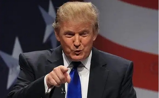 特朗普：將向?yàn)蹩颂m索要「任何能得到的東西」