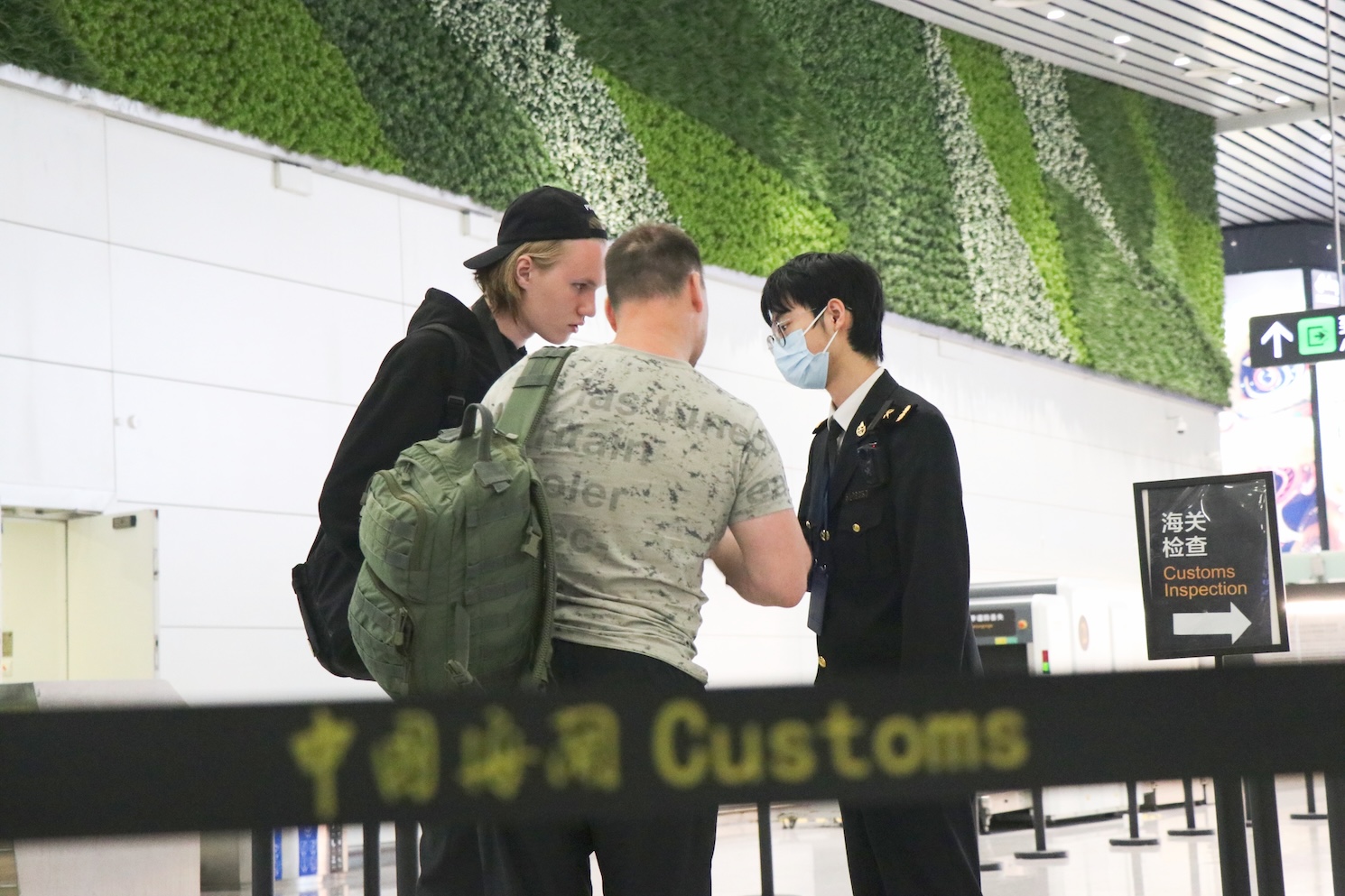 超180萬人次 廣州白雲(yún)機(jī)場(chǎng)海關(guān)保障春運(yùn)期間旅客安全便捷通關(guān)