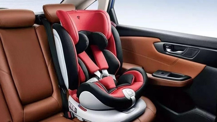 運(yùn)輸署：11月起 8歲以下兒童坐私家車必須使用束縛設(shè)備