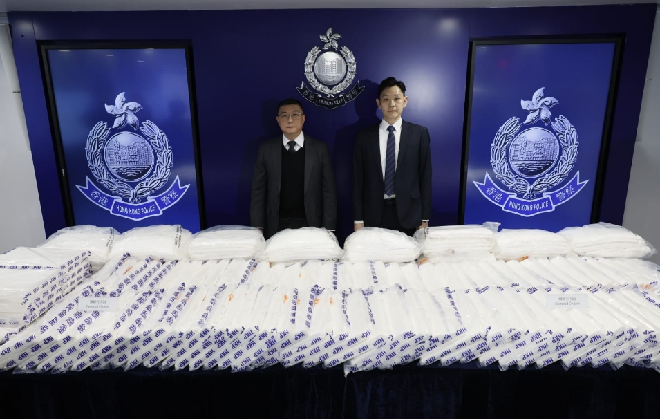 警方將軍澳破毒品儲(chǔ)存?zhèn)} 拘兩男檢4.3億元可卡因