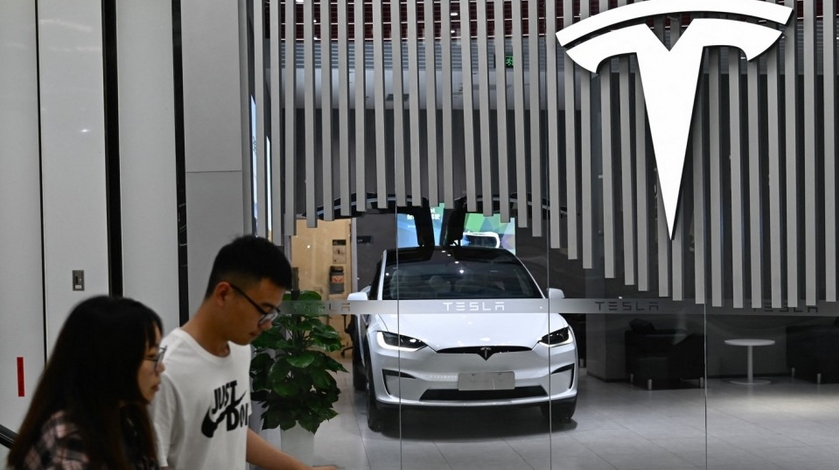 特斯拉即將在華推自動(dòng)駕駛 須人手監(jiān)控索價(jià)6.4萬(wàn)人民幣