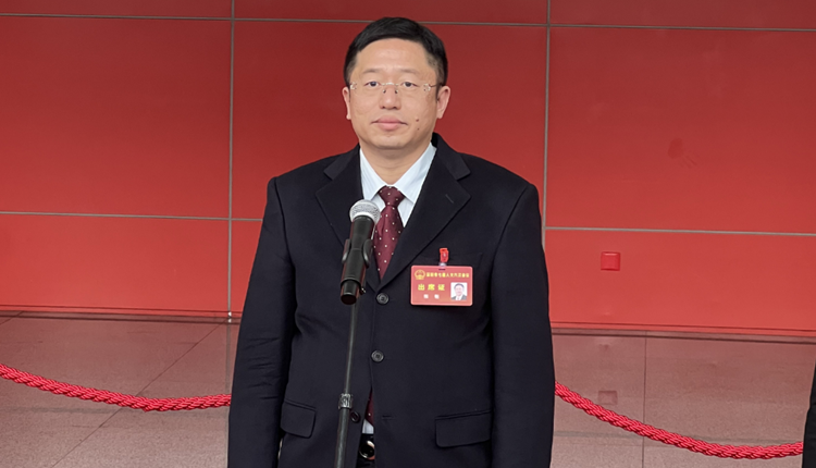 深圳市人大代表張鉅：良好的營商環(huán)境將助力深圳形成新的產業(yè)優(yōu)勢