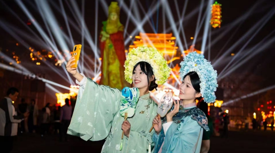 20歲的南沙遇見20歲的你！@全國大學(xué)生，大灣區(qū)燈會(huì)邀你免費(fèi)游