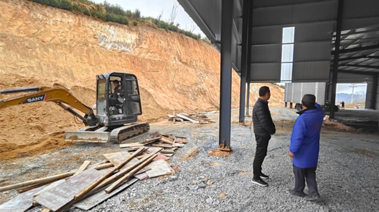 皖黟縣：農(nóng)機(jī)助春耕 項(xiàng)目「馬力」足