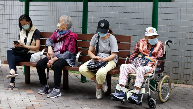 財(cái)政預(yù)算案｜下年度長者院舍及社區(qū)照顧服務(wù)券分別增加1000張 