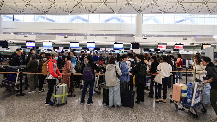 財(cái)政預(yù)算案｜飛機(jī)乘客離境稅增至200元 研向陸路口岸離境私家車徵收邊境建設(shè)費(fèi)