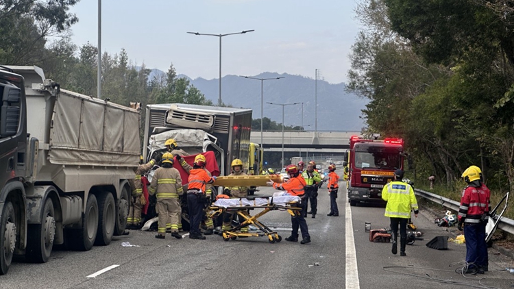 追蹤報道｜元朗公路7車相撞事故 輕型貨車司機(jī)送院不治