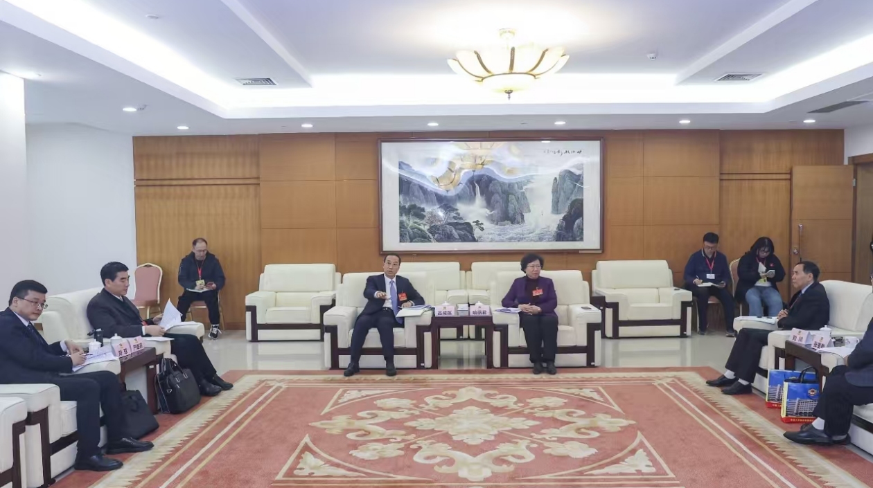 東莞兩會｜呂成蹊倡發(fā)揮港澳優(yōu)勢為人工智能發(fā)展注入新動能