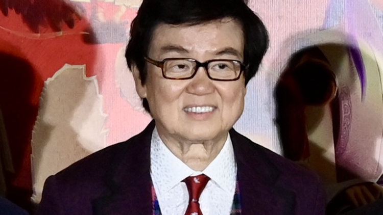 藝人黃百鳴涉內(nèi)幕交易被港證監(jiān)檢控 獲準(zhǔn)以20萬(wàn)元保釋