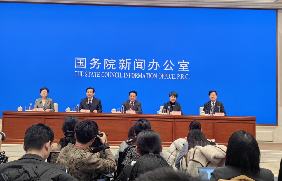 去年兩會代表委員意見建議被採納5000餘條  國務院出臺相關政策2000餘項