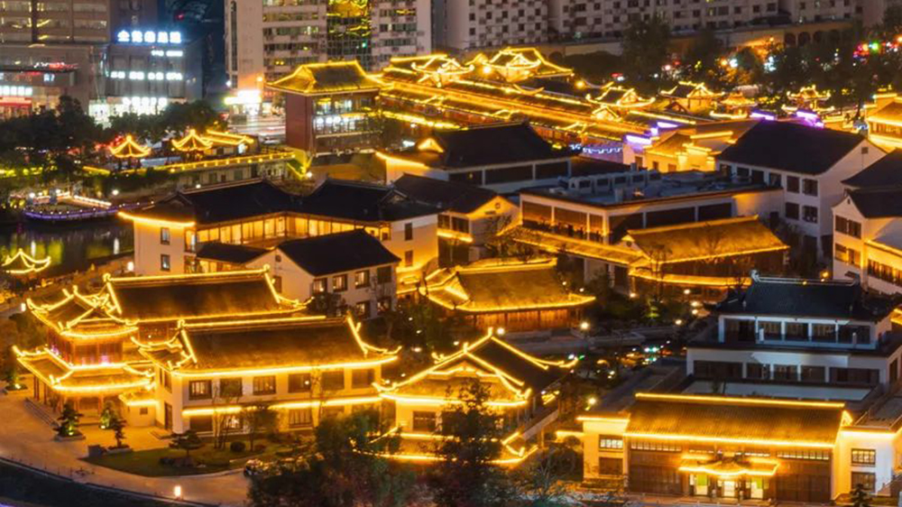 兩會前夕，新華社推出重磅評論