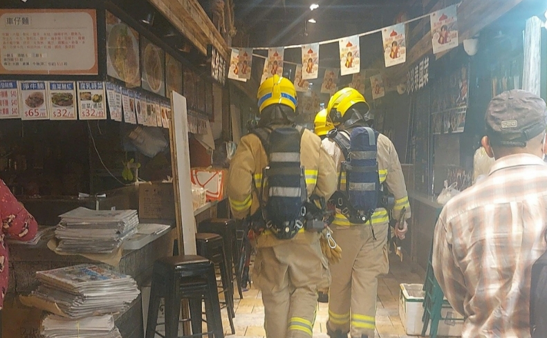 青衣長(zhǎng)發(fā)廣場(chǎng)點(diǎn)心店冒煙 消防調(diào)查無(wú)人傷