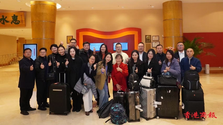 有片 | 香港商報(bào)全國兩會(huì)採訪團(tuán)抵京