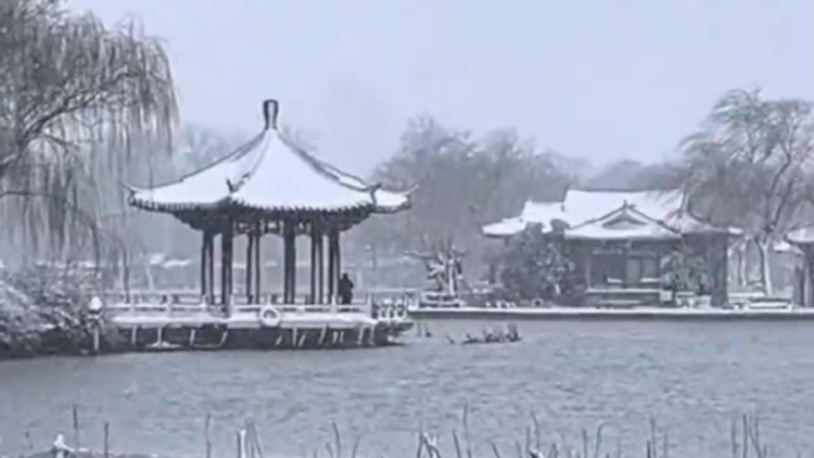 濟(jì)南大暴雪下了387個大明湖！刷新當(dāng)?shù)?月降雪量最高紀(jì)錄