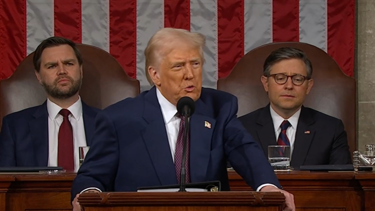 特朗普：美國應(yīng)廢除拜登時期芯片法案