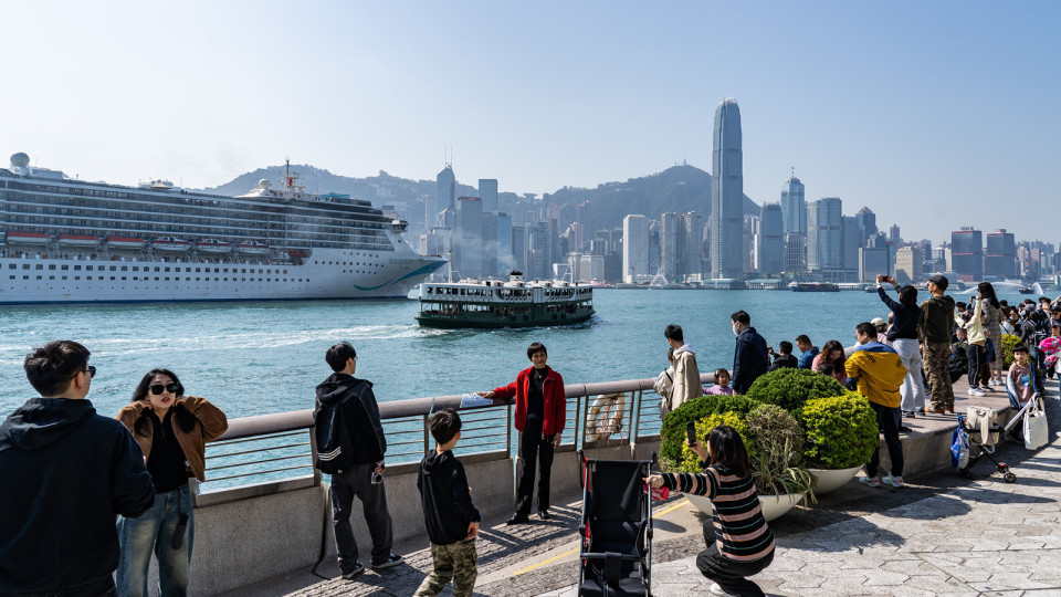 全國兩會｜胡曉明：政府工作報告堅持穩(wěn)中求進 有信心國家高質量完成「十四五」規(guī)劃目標任務