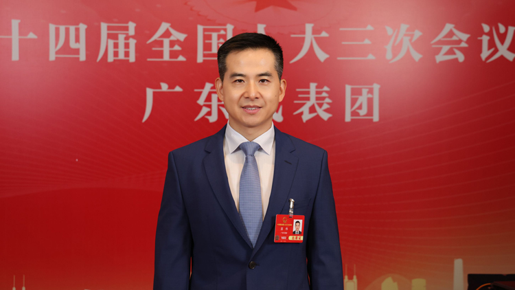 全國(guó)人大代表苗偉：圍繞法治建設(shè)、產(chǎn)業(yè)發(fā)展、社會(huì)治理等領(lǐng)域建言獻(xiàn)策