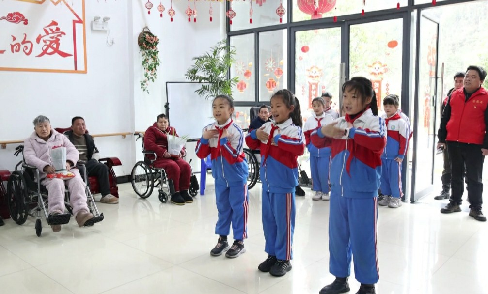 皖歙縣：學(xué)雷鋒精神 做時代新人